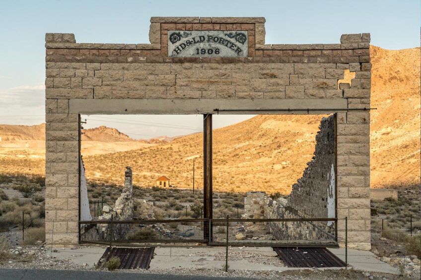 The facade of the Porter building | Kim Stringfellow, August 2018.