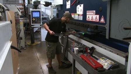 Economists expect 'messier' jobs report for October 